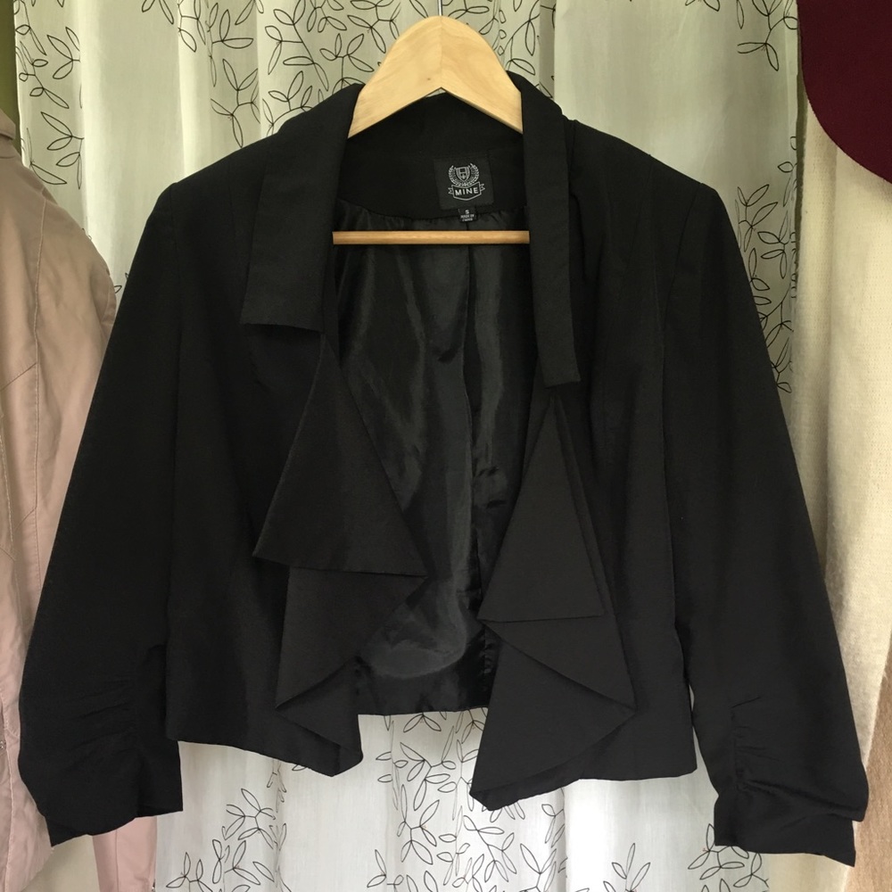 Cropped 3/4 ruched sleeve blazer